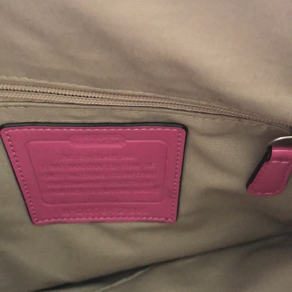 Coach crossbody bag with pink trim - Picture 8 of 14